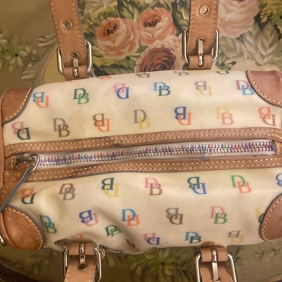 Dooney & Burke mini barrel purse signature leather - Picture 6 of 15